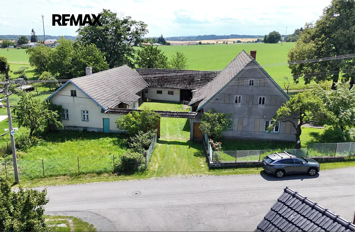 Prodej rodinného domu 230 m², pozemek 2014 m²